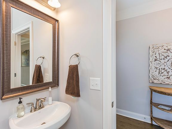 4th image of 8429 Melbourne Cir