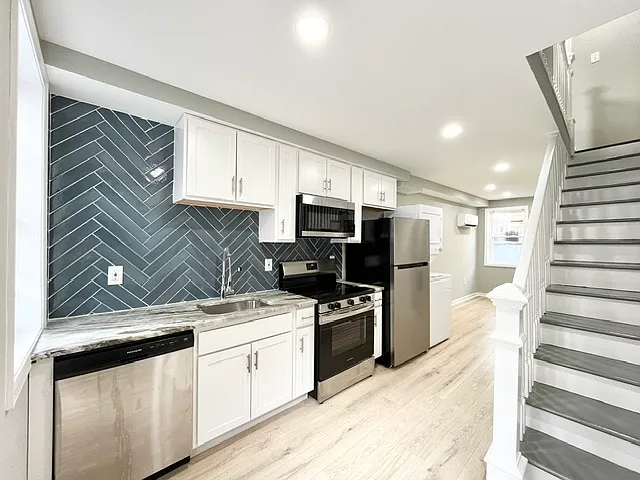 935 S Belnord Ave — Photo 3