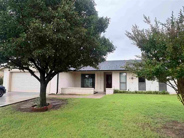 216 SW 78th St, Lawton, OK 73505