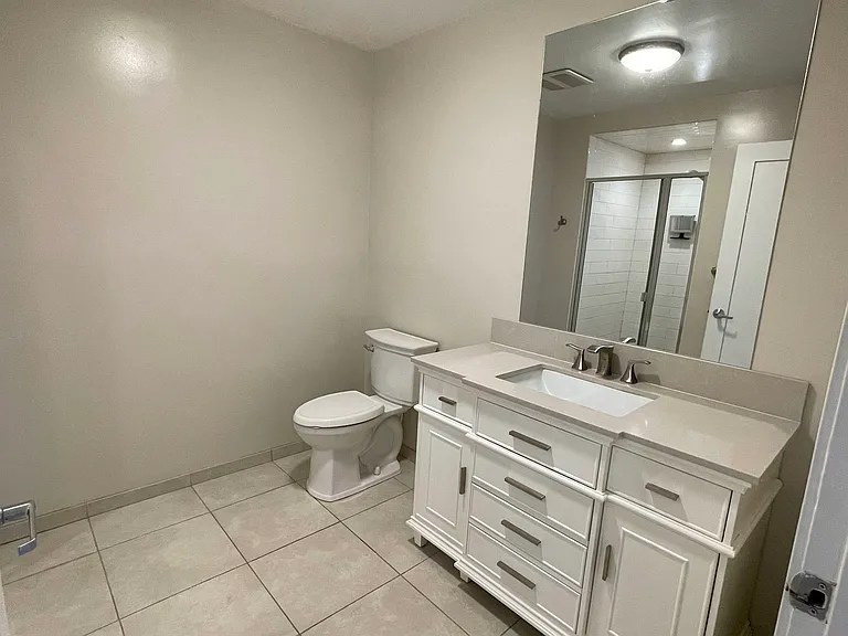 5717 Fair Ave — Photo 13