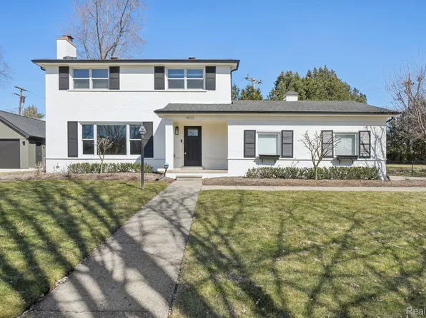 18122 Riverside Dr, Beverly Hills, MI 48025