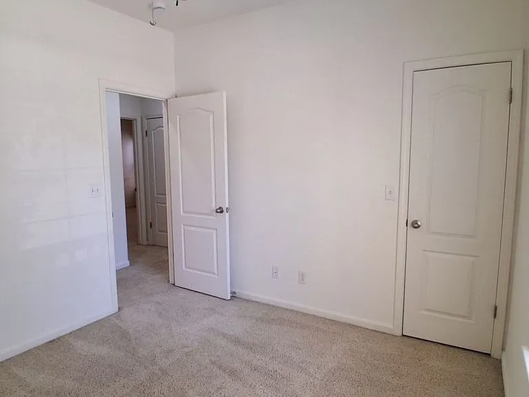 551 Lester Ave — Photo 22