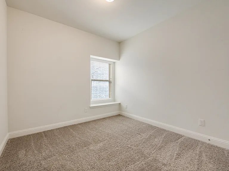 3319 Sequoia Ln — Photo 14
