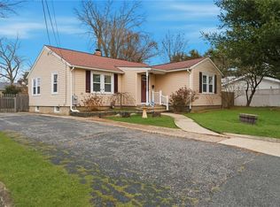 20 Bridgham St, Rumford, RI 02916