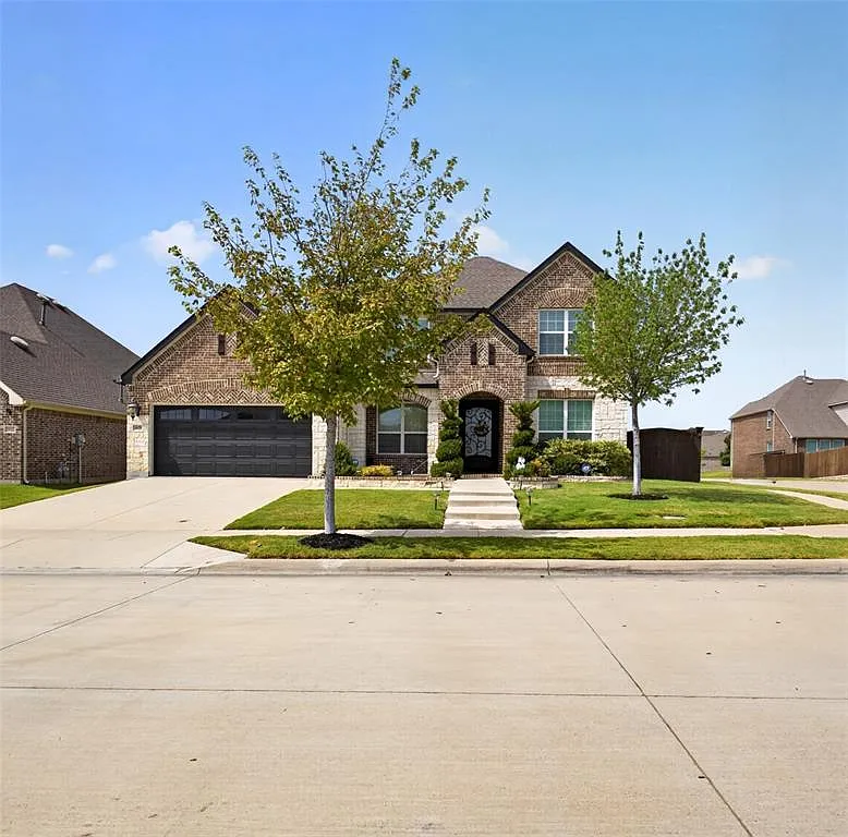 4 bed, 4.0 bath, 3901 sqft, $3,500 — Photo 3
