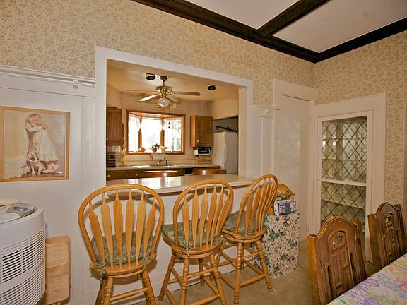 3rd image of 24 Irving Pl