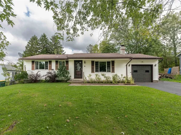 12 Post Hill Dr, Rochester, NY 14623