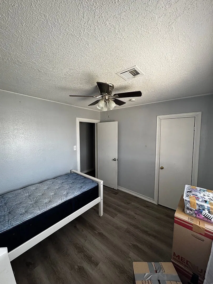 1602 NW 50th | $1,400/mo | 3 Bed | 2 Bath | 2-Car Garage — Photo 4