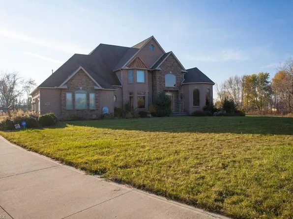 5252 Roxanne Ln, Brunswick, OH 44212