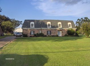4021 Country Dr, Bourg, LA 70343