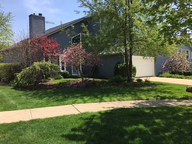 2214 Briarhill Ct photo 1