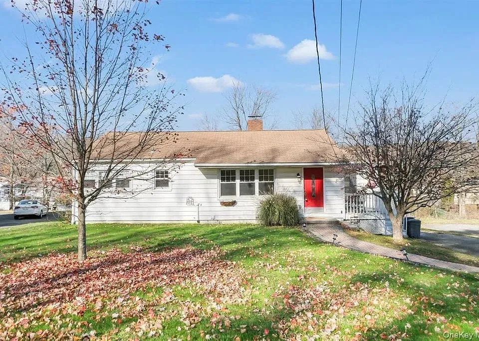 22 Quaker Hill Rd