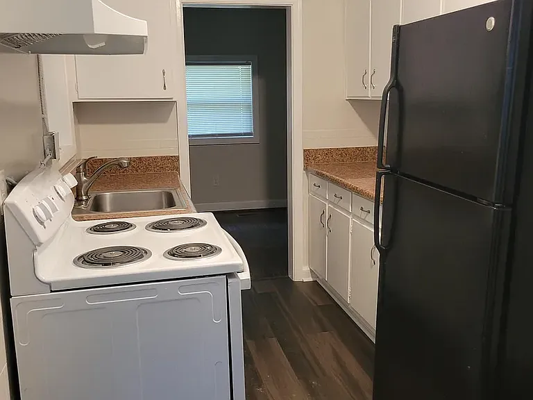 510 Hilderbrand Dr — Photo 10