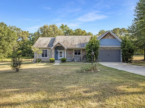 8 Dan Michael Dr, Texarkana, TX 75501