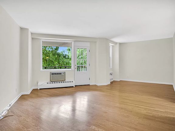 2nd image of 5800 Arlington Ave APT 3M
