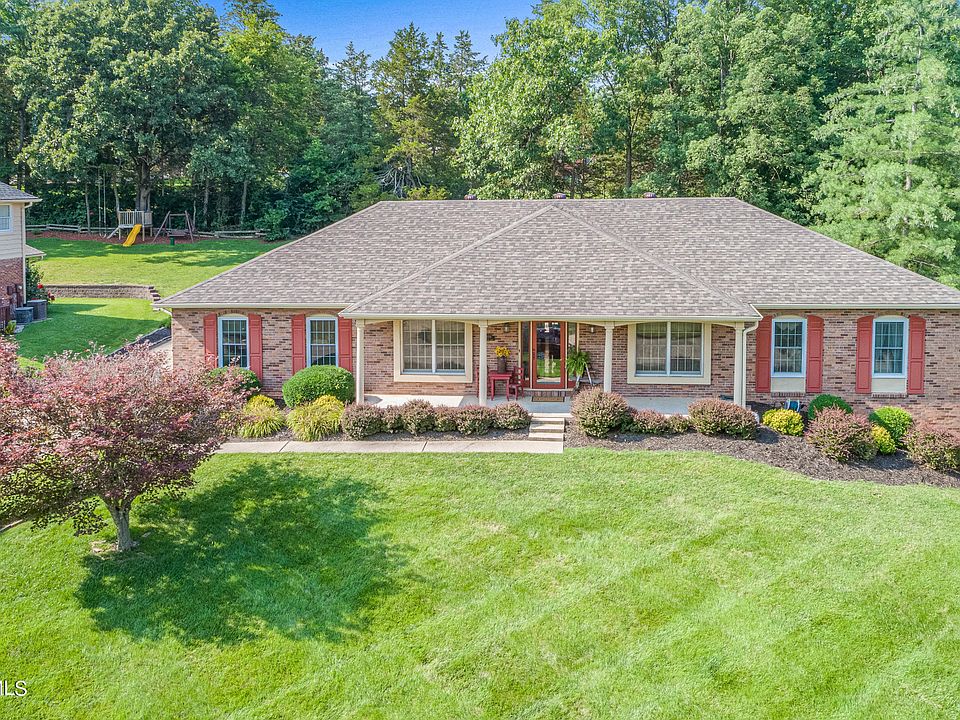 1st image of 2608 Huntleigh Pl