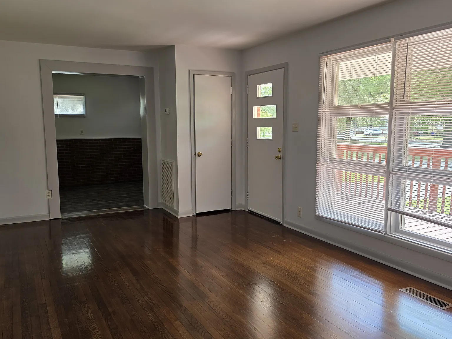 3 bed, 2.5 bath, 1758 sqft, $1,900 — Photo 3