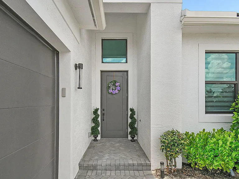 9084 SW Arco Way — Photo 4
