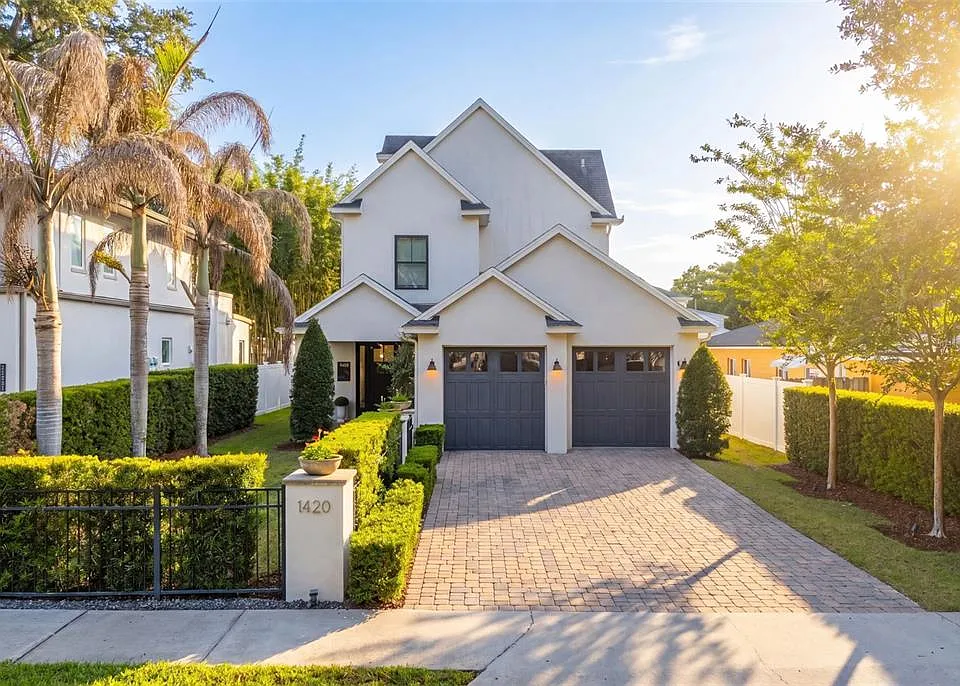 1420 Magnolia Ave