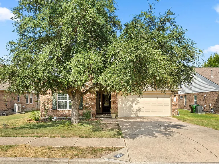 135 Justin Leonard Dr — Photo 1