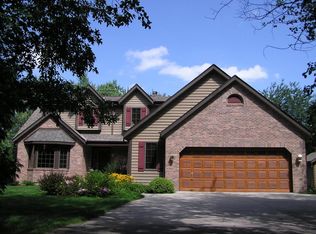 W294S6890 Valley Woods Pass, Mukwonago, WI 53149