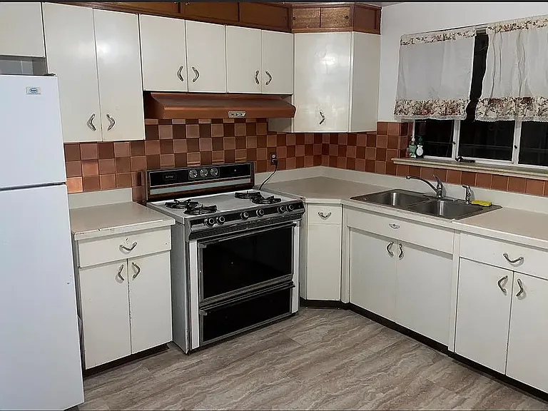 1392 S Umatilla St — Photo 3