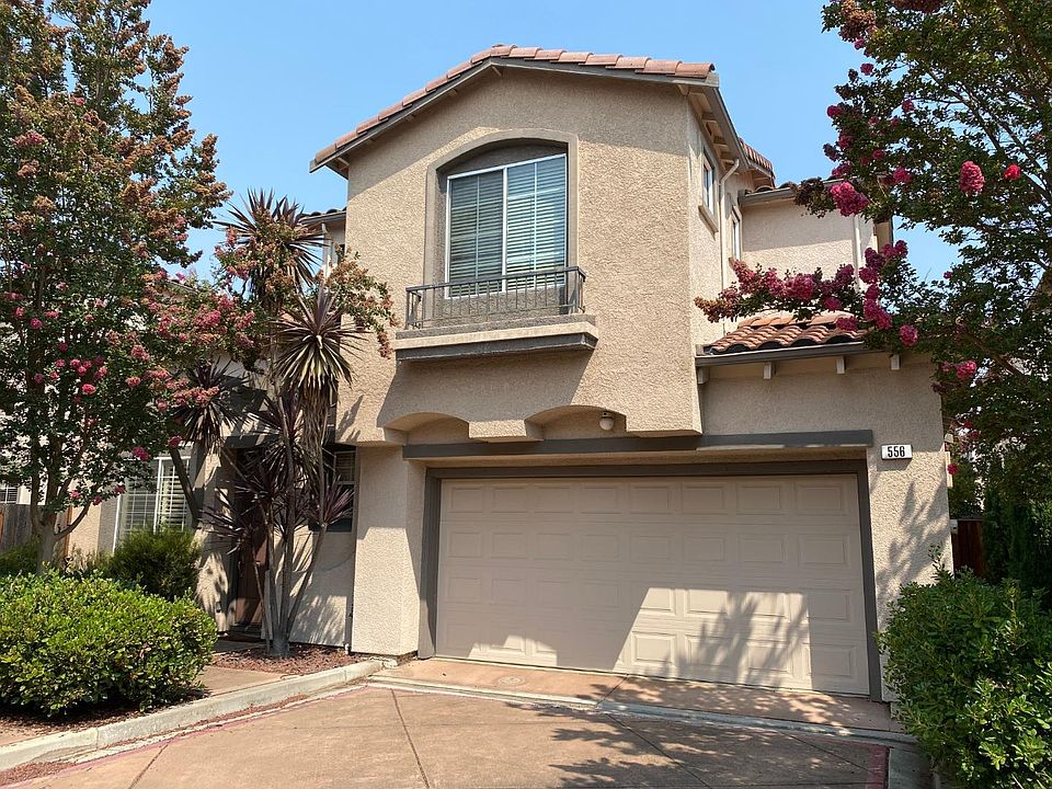1st image of 556 Villa Centre Way