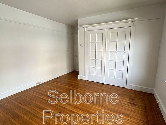 3rd image of 1093 Alcatraz Ave APT 4