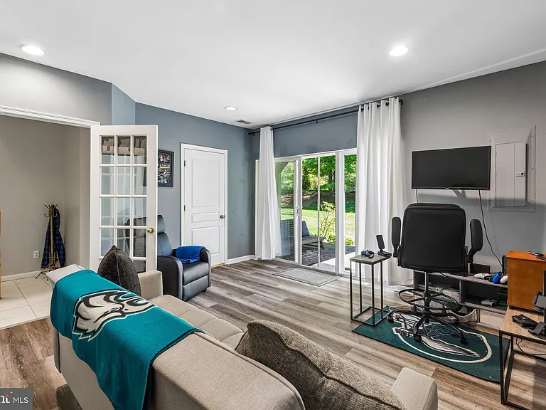 15 Charter Oak Ct — Photo 17