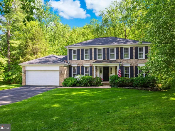 5822 Oak Leather Dr, Burke, VA 22015