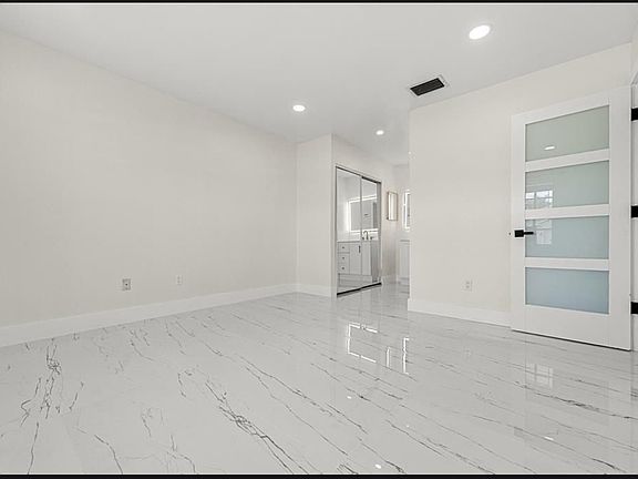 2nd image of 2216 SE Newcastle Ter