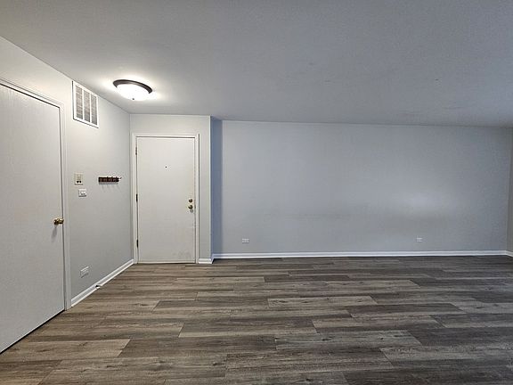 5th image of 1241 Bradwell Ln APT B