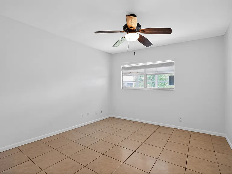 202 Bedford Trl — Photo 26