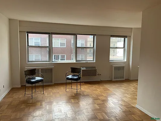 Rented by Akam Sales and Brokerage | media 7