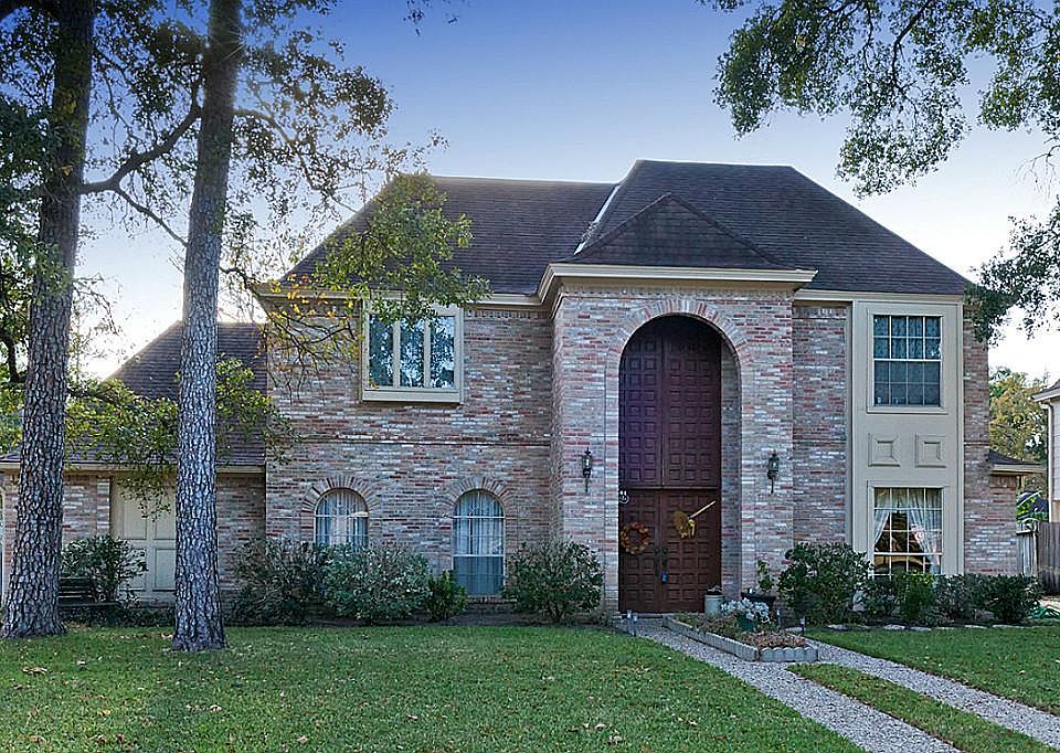 1st image of 15711 Autumnbrook Dr