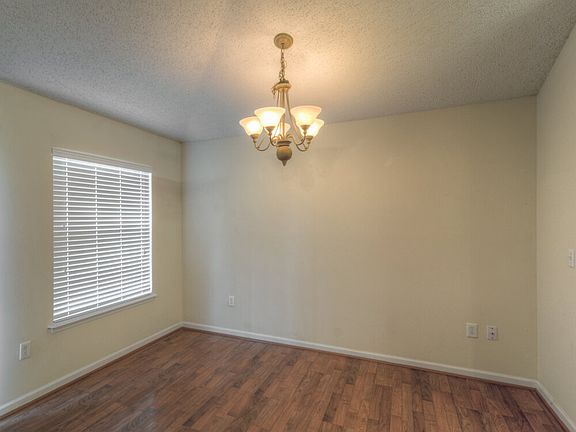 3rd image of 2748 Cross Creek Dr