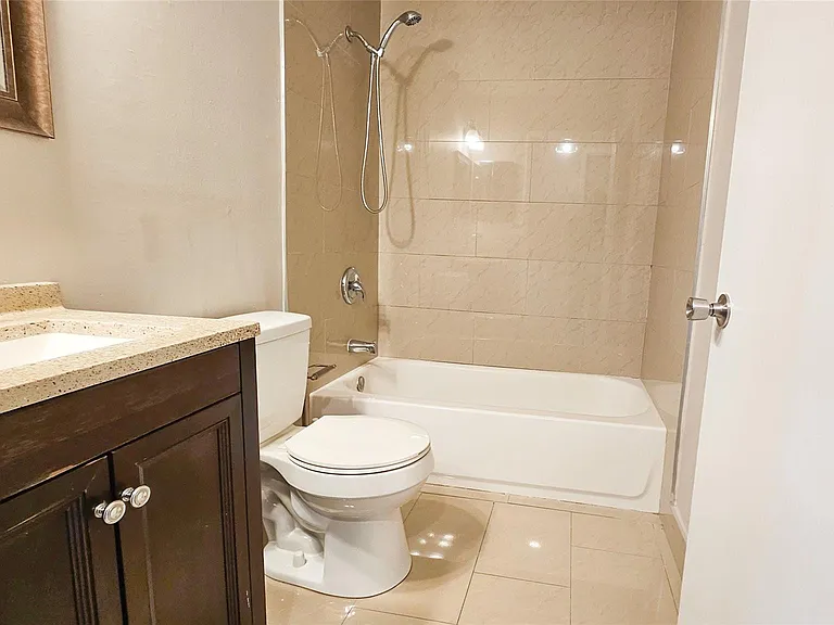 416 Lakeside Dr #129 — Photo 7