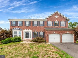 2861 Powell Dr, Woodbridge, VA 22191