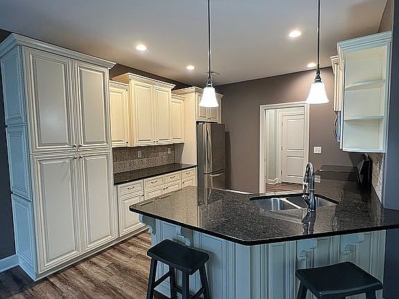 4th image of 206 Alfred Ln
