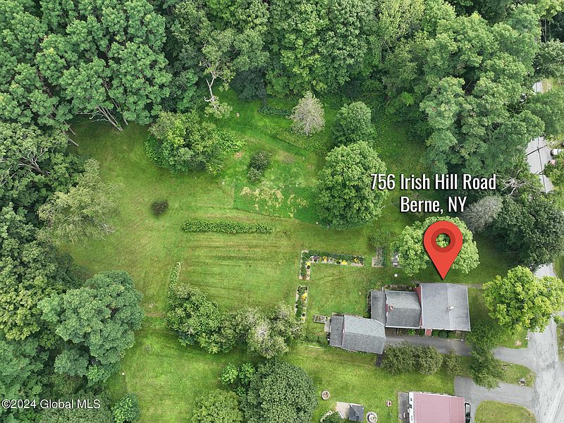 4th image of 756 Irish Hill Road