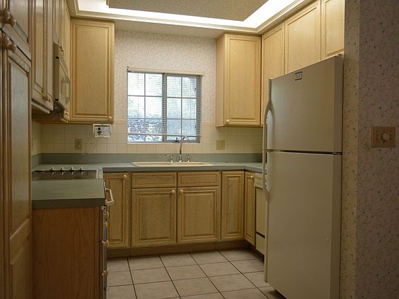 4th image of 1707 NW 16th Dr