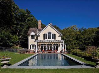 341 Succabone Rd, Mount Kisco, NY 10549