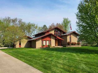 9311 Round Hill Ct, Grand Blanc, MI 48439