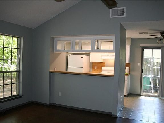 3rd image of 103 Cloudview Dr #A