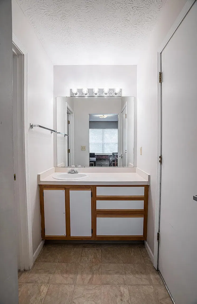 2 bed, 1100 sqft, $1,280 — Photo 4