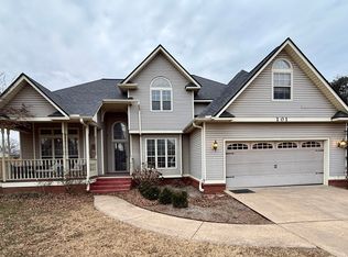 101 Fox Glove Ln, Bentonville, AR 72712