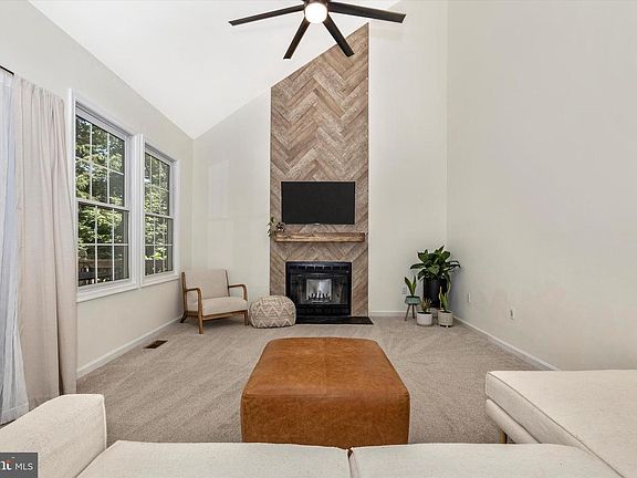 3rd image of 10406 Farmview Ct