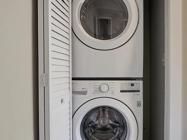 217 Circle Ave #2 — Photo 6
