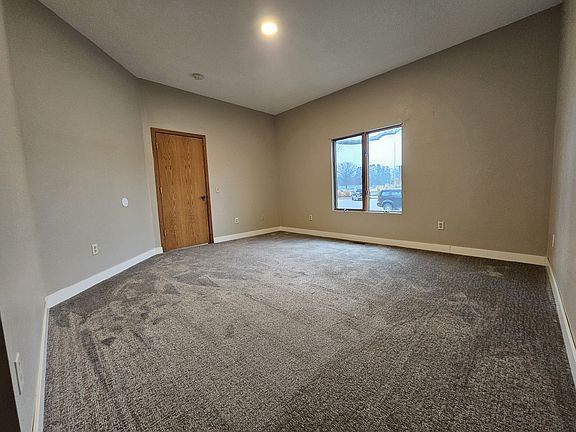 5th image of 309 W 4th St Unit 1