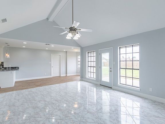 3rd image of 314 Palm Blvd